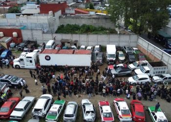 Hallan a 229 migrantes en trailer en Veracuz habia 17 menores de edad