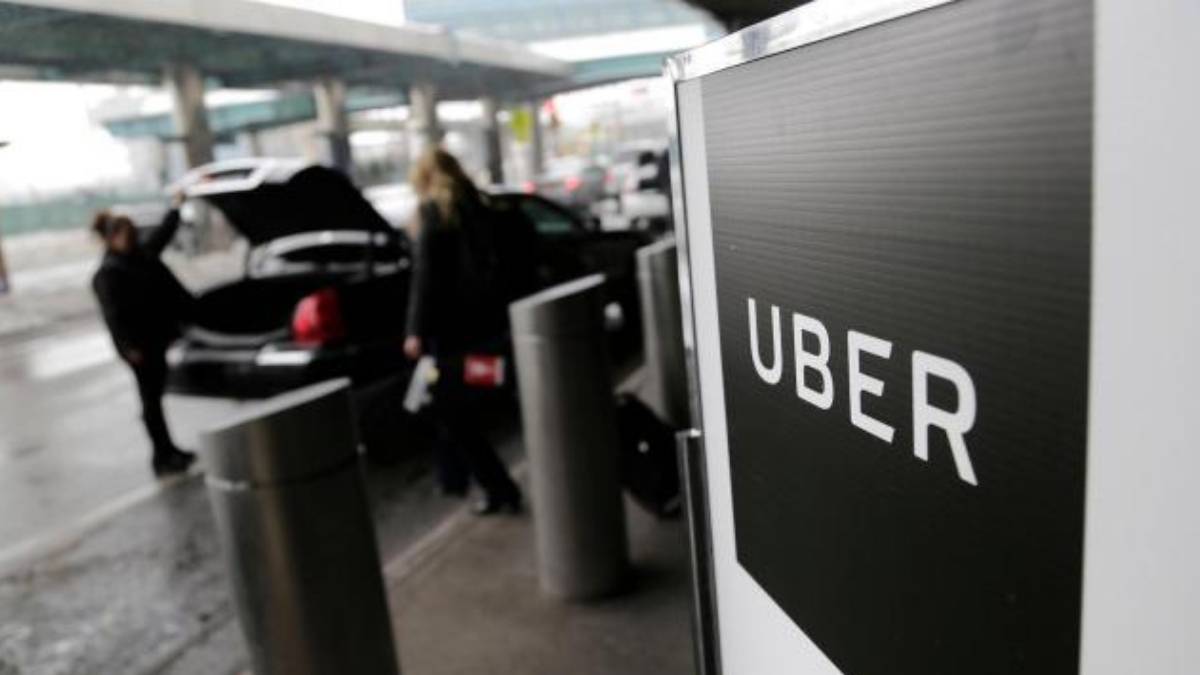 La plataforma pide modernizar las reglas de transporte tras operativos contra Uber en el AICM 