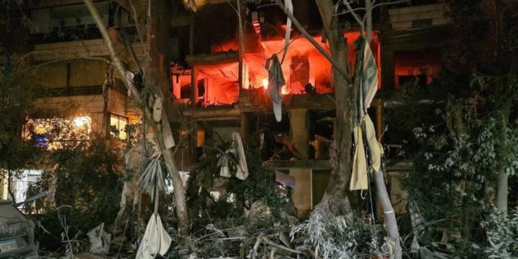 Suman 555 muertos en Iran tras ataques de Estados Unidos e Israel