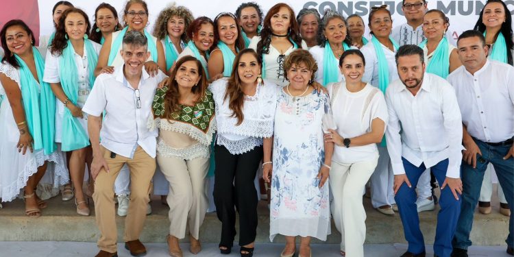 Ana Paty Peralta atestiguó la instalación del Consejo de Paz y Justicia Cívica de Quintana Roo, Consejos Municipales y Comités de Paz Territoriales y Justicia Cívica