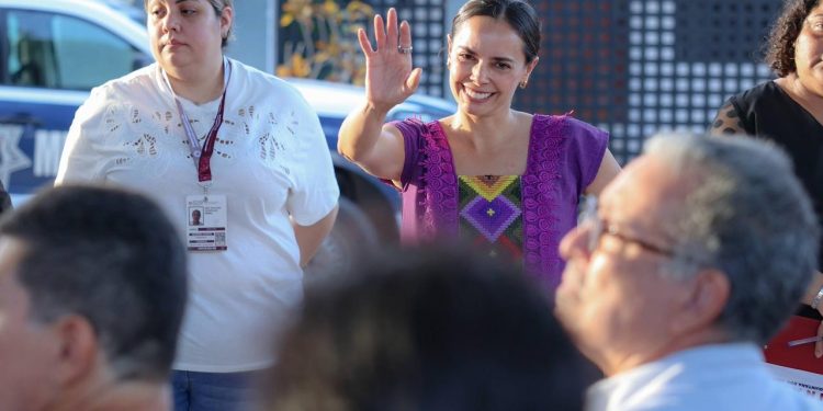 Ana Paty Peralta instaló dos nuevos Comités de Paz en la Supermanzana 93 de Cancún