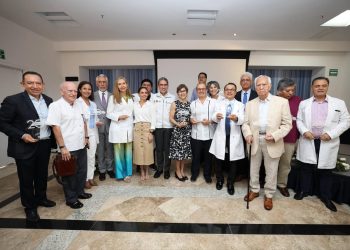 Ana Paty Peralta, se une a los festejos del 20 aniversario del Hospital Galenia