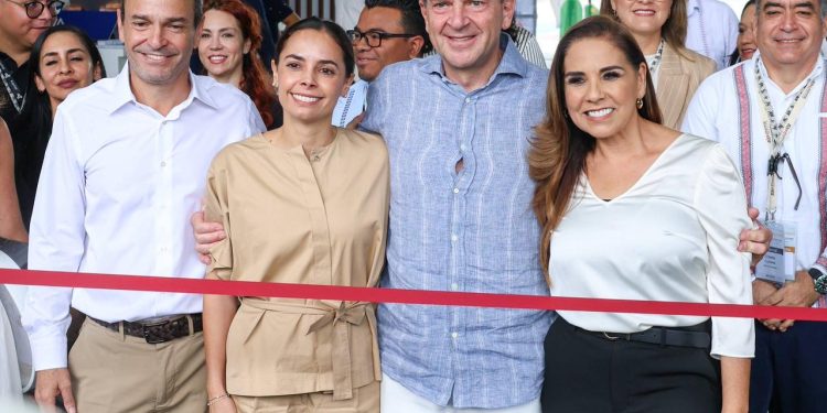 Inauguran autoridades Expo Mundo Pyme ABM 2026 en la UT Cancún