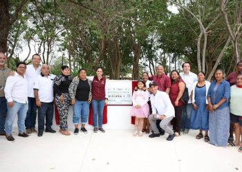 Ana Paty Peralta, encabezó la entrega de obras de pavimentación en las colonias Real del Bosque, Riviera 1 y Riviera 2, en la SM 245