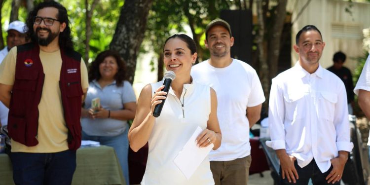 Ana Paty Peralta, premió a los ganadores del “Rally por el agua 2026”