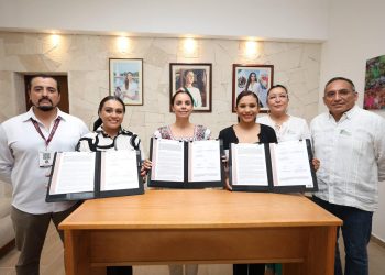 Ana Paty Peralta, firma convenio de colaboración con el Colegio de Psicólogos de Quintana Roo, A.C