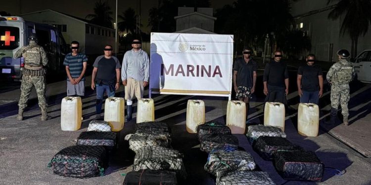 Aseguran 650 kilos de cocaína en costas de Michoacán; detienen a seis personas