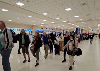 Leyes de inmigración aeropuertos: Crisis en EU 2026