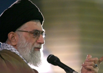 Ali Khamenei Muere en Ataque: Irán en Crisis