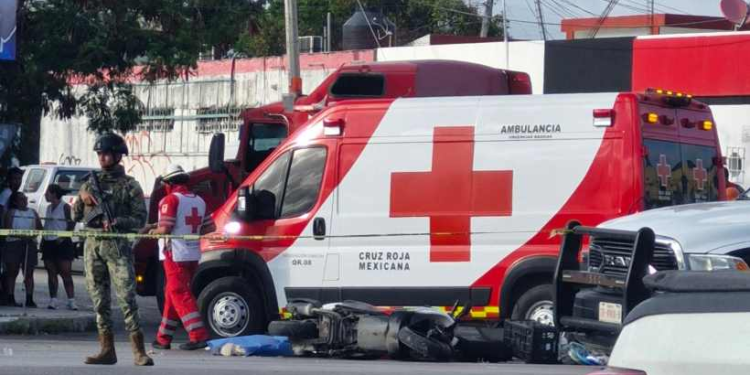 Accidente de motocicleta en Cancún en la López Portillo