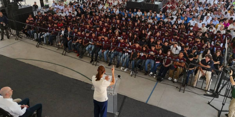 Te extrañamos en el salón: Sheinbaum contra deserción