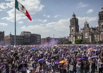 marcha del 8M en CDMX con miles de mujeres en Paseo de la Reforma