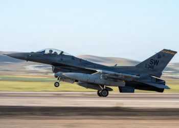 España cierra su espacio aéreo a aviones de EE.UU. vinculados a la guerra con Irán