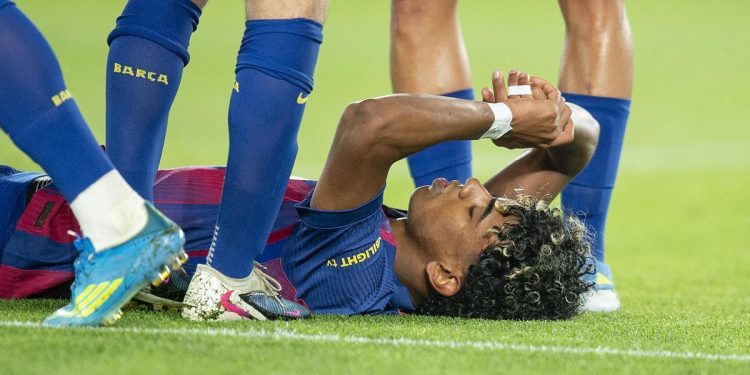 Lamine Yamal lesionado con el Barcelona tras sufrir molestia en el isquiotibial en LaLiga 2026