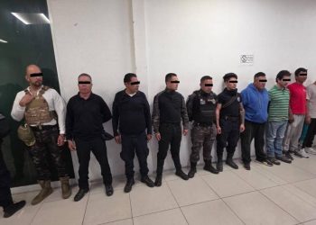 Detienen a seis policias y al director de Seguridad de Jilotzingo por robo de tractocamion