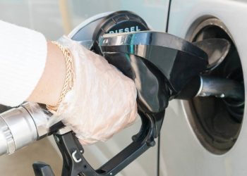 Gobierno de Mexico fija tope de 28 pesos por litro de diesel buscan reducir costos para consumidores