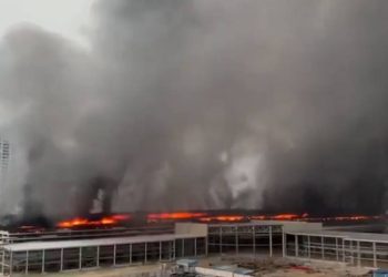 Incendio en planta de BYD en China moviliza a bomberos