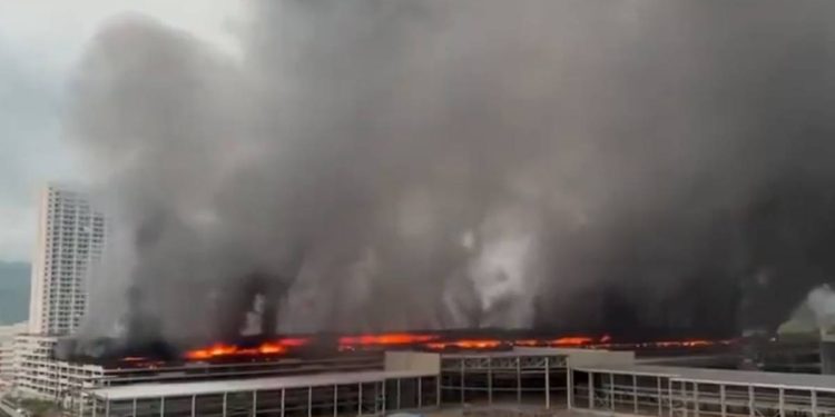 Incendio en planta de BYD en China moviliza a bomberos
