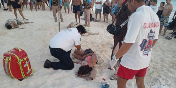 Joven arrollada por moto acuatica en Cancun podria tener secuelas permanentes