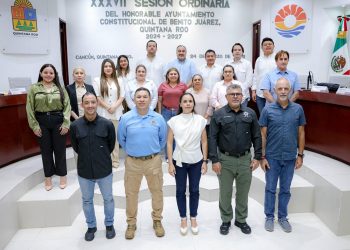 Ana Paty Peralta, previo a la toma de protesta correspondiente a Ulises Adrián Martínez Monzón como nuevo director de la Policía Turística de la Secretaría Municipal de Seguridad Ciudadana y Tránsito