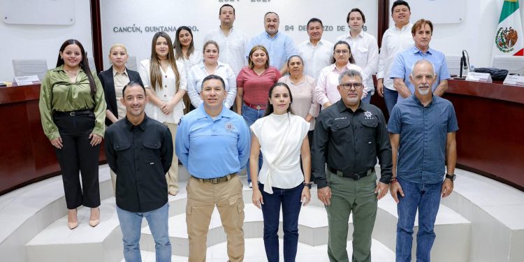 Ana Paty Peralta, previo a la toma de protesta correspondiente a Ulises Adrián Martínez Monzón como nuevo director de la Policía Turística de la Secretaría Municipal de Seguridad Ciudadana y Tránsito