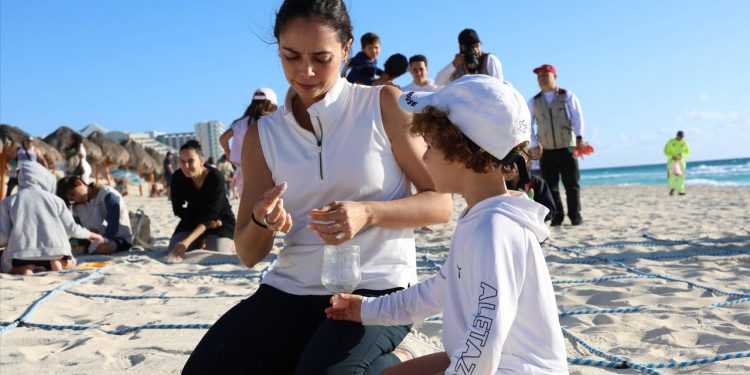 Ana Paty Peralta, realizó un recorrido por diversas playas de la zona costera de Cancún