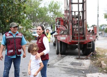 Ana Paty Peralta supervisó los trabajos de Servicios Públicos en la SM 75 y 76 de Cancún