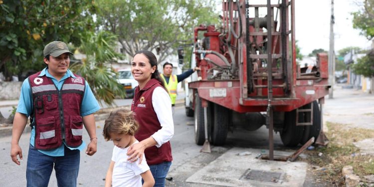 Ana Paty Peralta supervisó los trabajos de Servicios Públicos en la SM 75 y 76 de Cancún