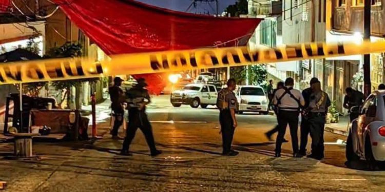 Ataque armado contra trabajadores de la Universidad Autónoma de Guerrero deja saldo mortal