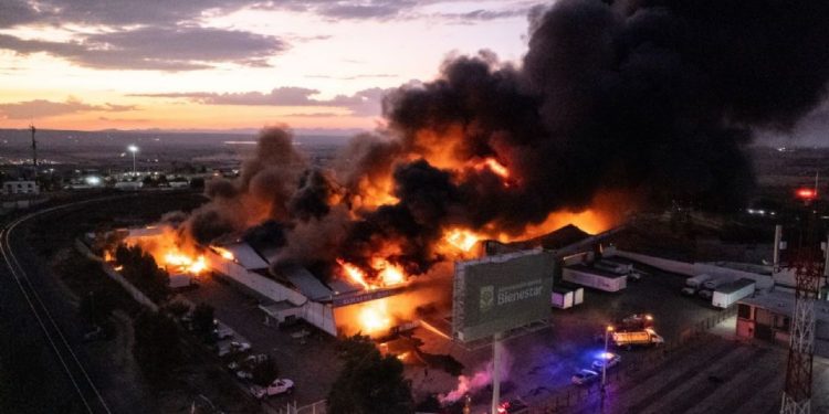 “Golpe a los más pobres”: gobierno de Sheinbaum señala a productores por incendio en Segalmex