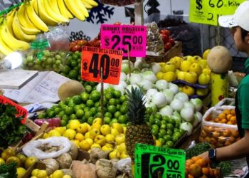 PIB de México cae más de lo previsto: retrocede 0.8% en el primer trimestre