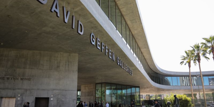 Fuentes y búsquedas sugeridas sobre la renovación del LACMA