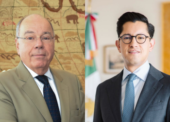 Roberto Velasco canciller: Ratificación y debut diplomático