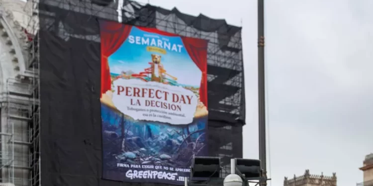 Protestan en Bellas Artes contra Perfect Day en Mahahual