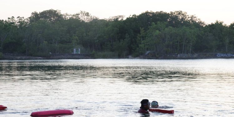 Estudiante de secundaria se extravía en laguna de Cancún; estaba con amigos