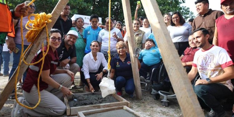 Ana Paty Peralta coloca primera piedra del gimnasio inclusivo Ejercitando la Inclusion en Cancun