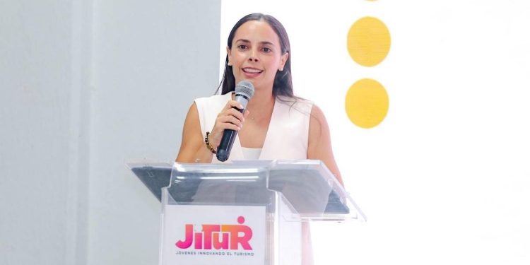 Ana Paty Peralta impulsa innovacion turistica juvenil con programa JITUR en Cancun