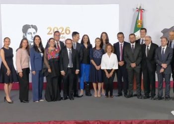 Claudia Sheinbaum anuncia inversion de 21 mil millones de pesos en industria farmaceutica en Mexico
