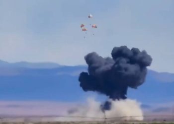 Colisionan dos aviones militares de Estados Unidos durante espectaculo aereo en Idaho