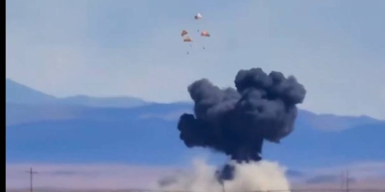 Colisionan dos aviones militares de Estados Unidos durante espectaculo aereo en Idaho