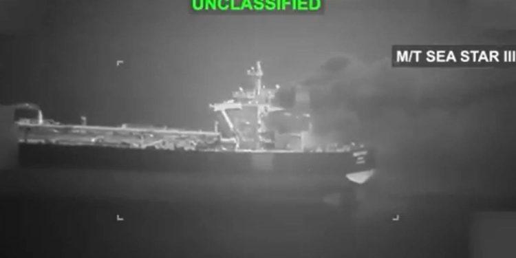 Estados Unidos e Iran intercambian ataques en el estrecho de Ormuz y ponen en riesgo el alto el fuego