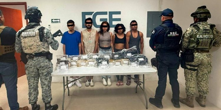 FGE detiene a cinco personas por presunto narcomenudeo en Playa del Carmen