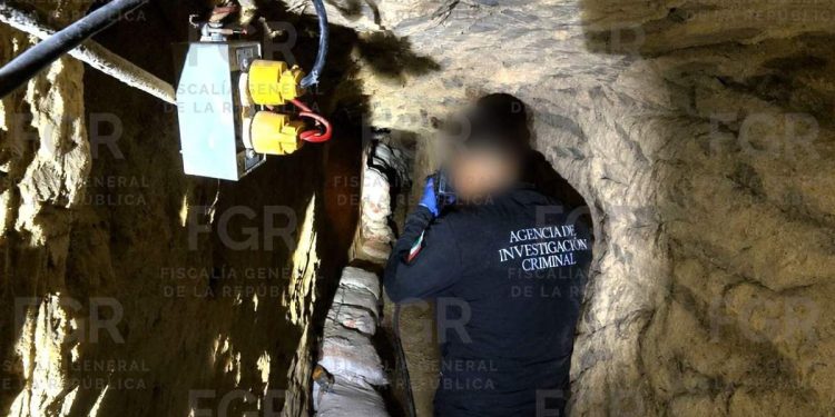 FGR desmantela túnel huachicolero conectado a ducto de Pemex