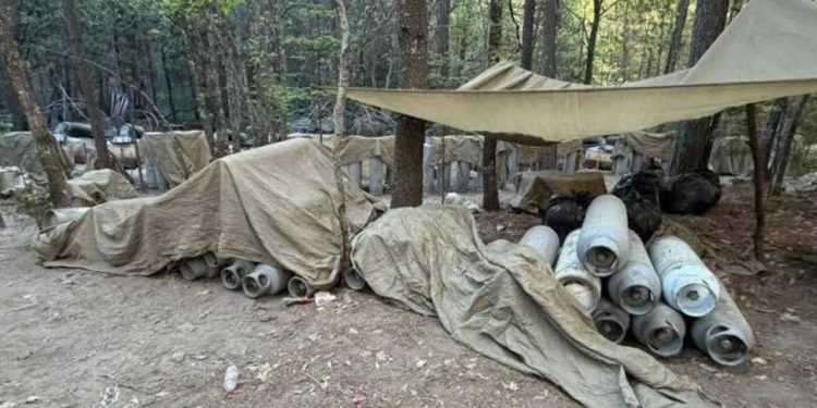 FGR revela arsenal quimico asegurado en narcolaboratorio de Chihuahua