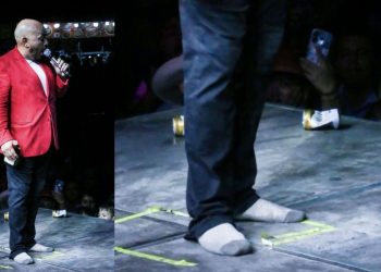 Le roban las botas a Lupillo Rivera en pleno concierto