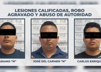 Detienen a tres policías de Playa del Carmen por presunto robo y abuso de autoridad
