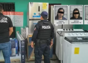 Vinculan a trabajadora y dos implicados por robo en tienda de Cancún
