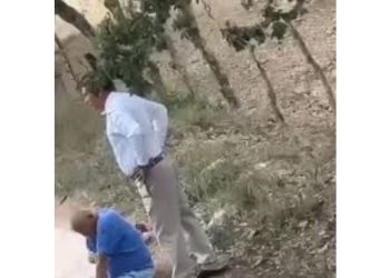 Pasajeros enfrentan a chofer de autobús por agredir a adulto mayor tras negarse a darle descuento en SLP