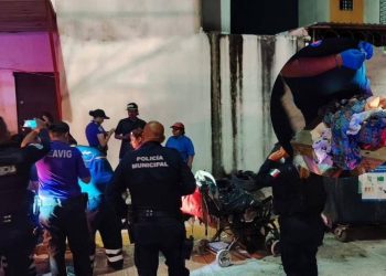 Rescatan a bebe abandonado dentro de un contenedor de basura en Cancun