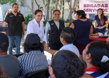 Ana Paty Peralta, realizó la Brigada de Salud en el fraccionamiento Ciudad Natura